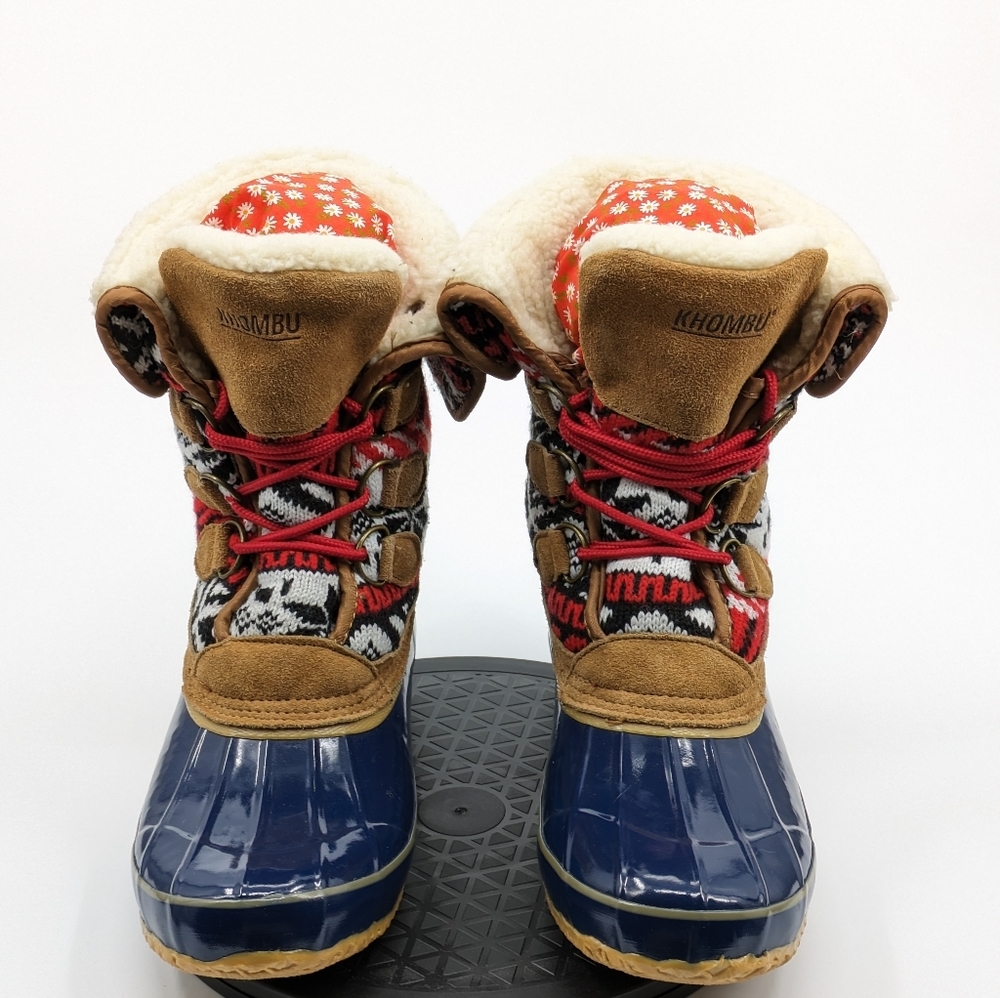 Women's size 9 faux fur duck style winter rain boots with winter themed pattern